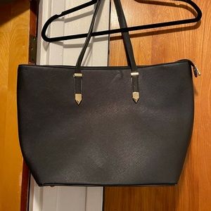 Black vegan purse, never worn